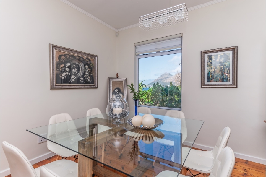 3 Bedroom Property for Sale in Cairnside Western Cape